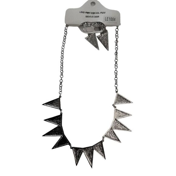 Jade Collection Necklace Earring Set Silver Toned Crushed Rhinestone Triangles - Picture 8 of 9